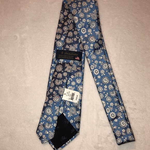Brooks Brothers tie - Picture 2 of 4
